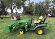 2021 John Deere 1025R Compact Utility Tractor with Loader, photo 7
