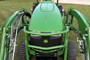 2021 John Deere 1025R Compact Utility Tractor with Loader, photo 9