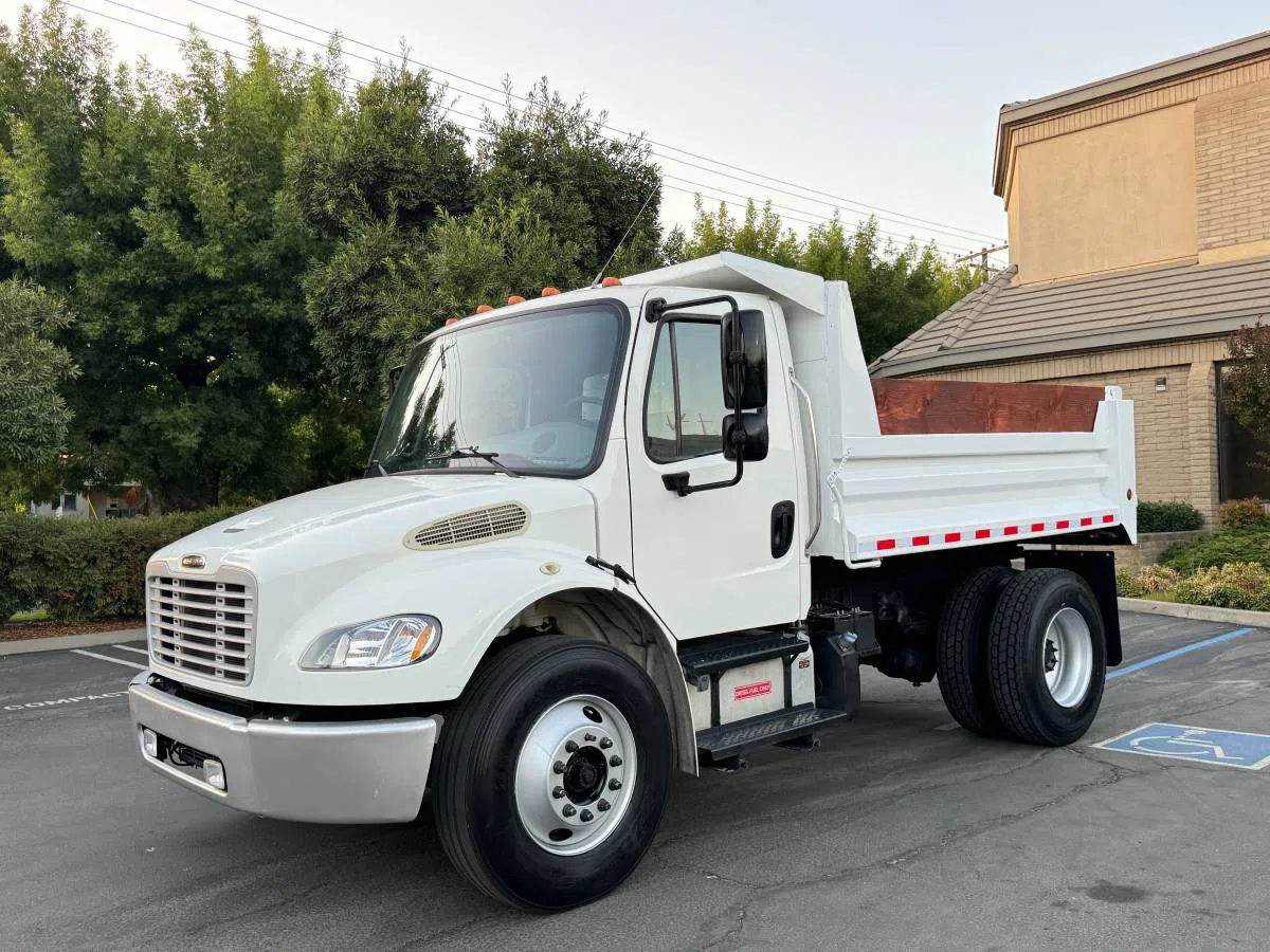 2014 Freightliner M2 Dump Truck, photo 1