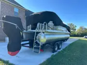 2024 Sun Tracker Party Barge 22 DLX, photo 4