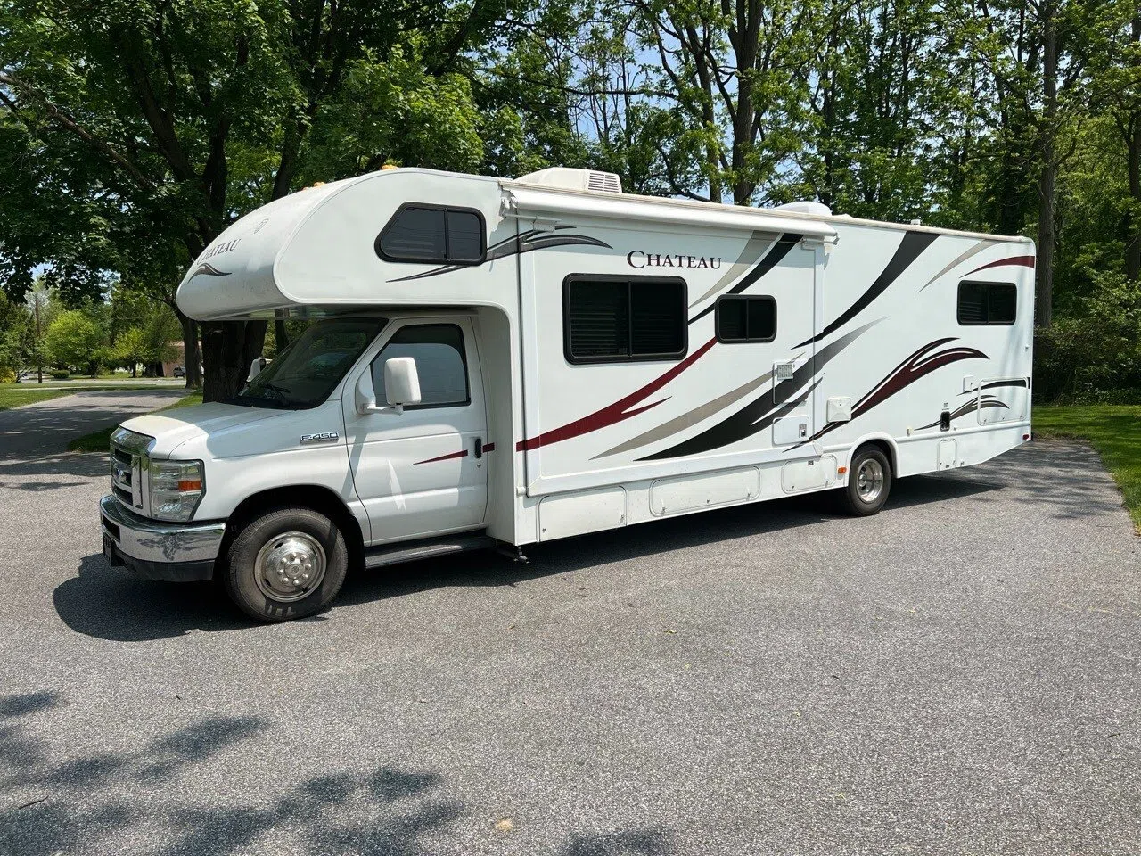 2013 Thor Motor Coach Chateau 31A, photo 1