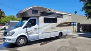 2016 Winnebago Navion 24J, photo 3