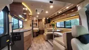 2016 Winnebago Navion 24J, photo 5