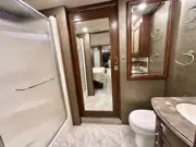 2015 Fleetwood American Revolution LE 42T Motorcoach, photo 26