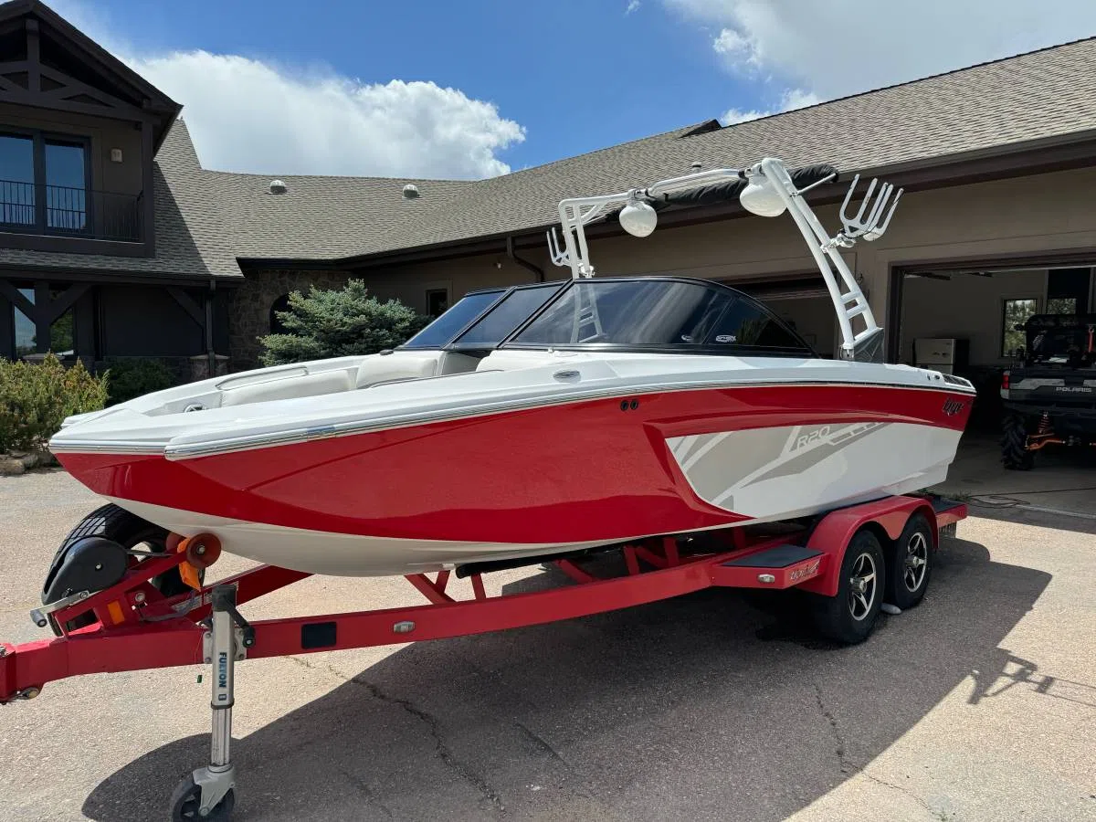 2016 Tige R20 Surf Boat, photo 1