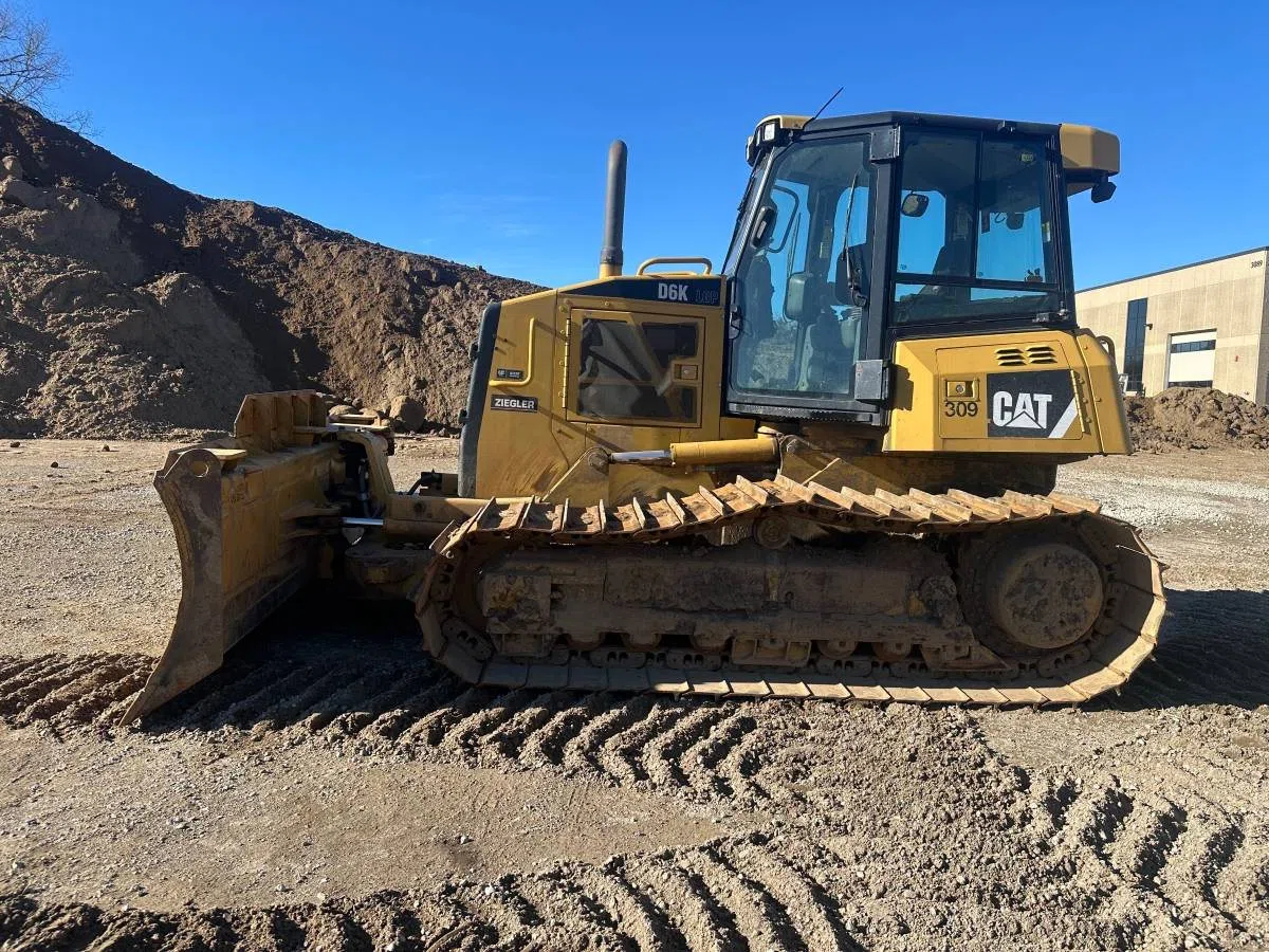 2011 Caterpillar D6K LGP Dozer, photo 1