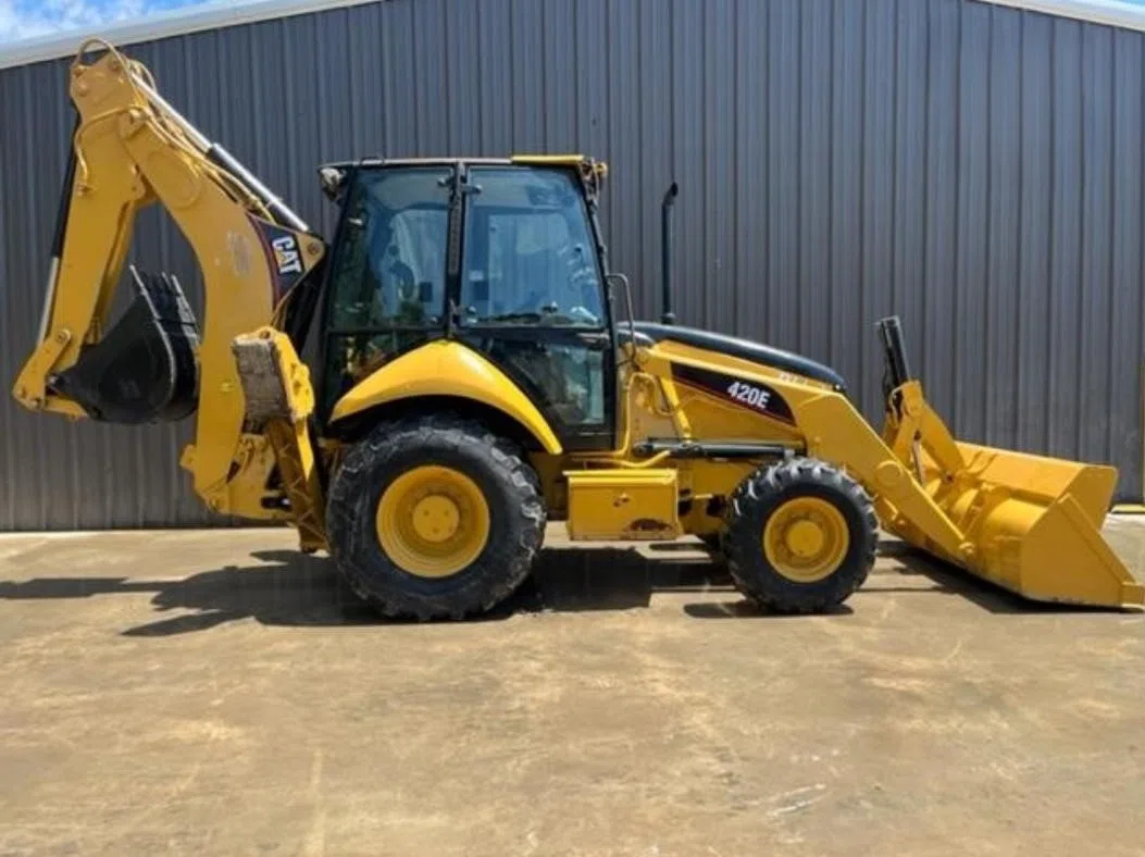2006 Caterpillar 420E Backhoe Loader, photo 1