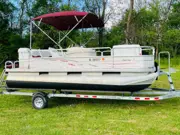 2005 Sun Tracker 20' Pontoon Boat, photo 1