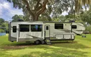 2020 Keystone Montana 3855BR, photo 2