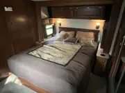 2008 Fleetwood Discovery 40X, photo 6